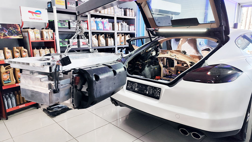 Επισκευή υβριδικής μπαταρίας από Porsche Panameda Hybrid — εικόνα 7